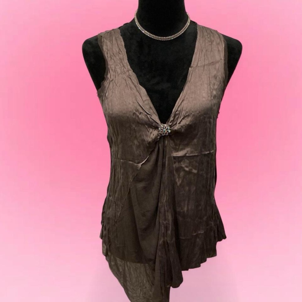 🤎Elegant  Silk Sleeveless Brown Blouse with Jewel brooch